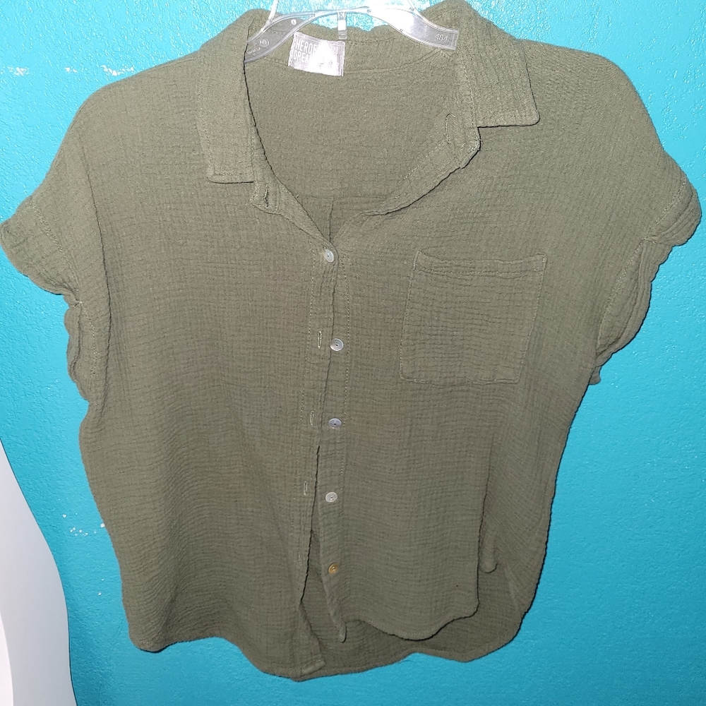 Green short sleeve button up